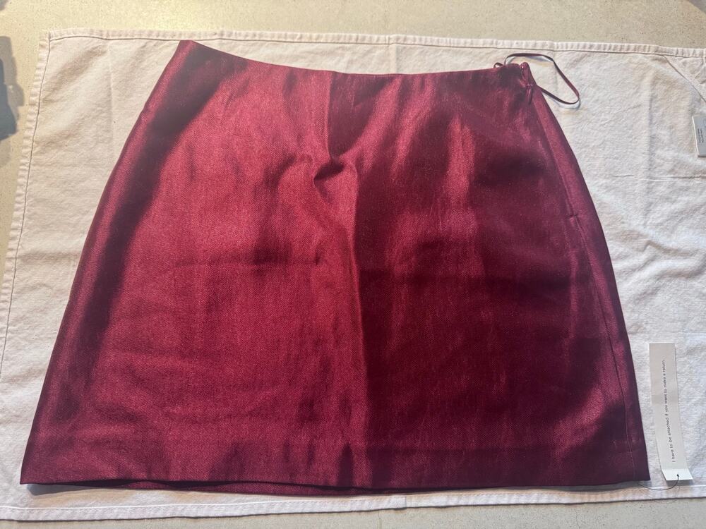 New Reformation mini skirt sz 2 red